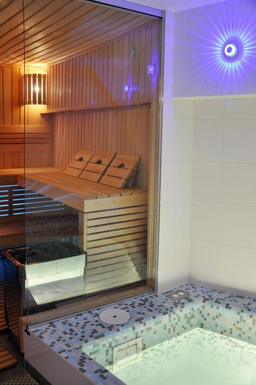 Bomb Shelter Apartment Вильнюс Номер фото