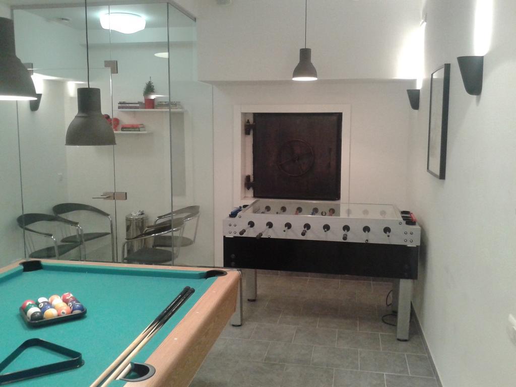 Bomb Shelter Apartment Вильнюс Номер фото