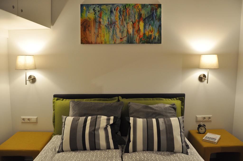 Bomb Shelter Apartment Вильнюс Номер фото